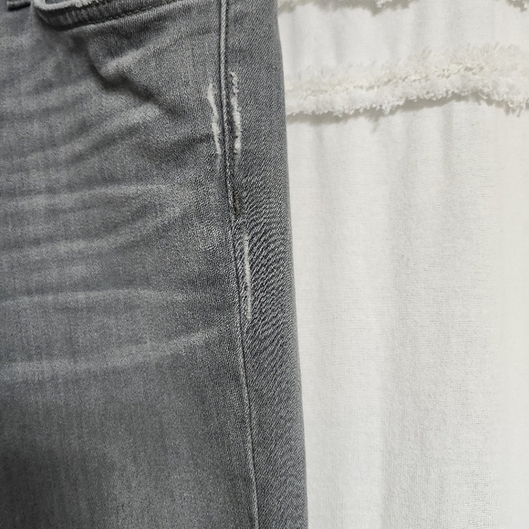 Current Elliott Gray Jeans. - Picture 6 of 9